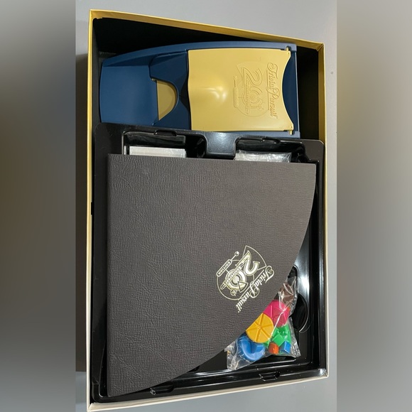 Trivial Pursuit 20th Anniversary Edition - Picture 2 of 11